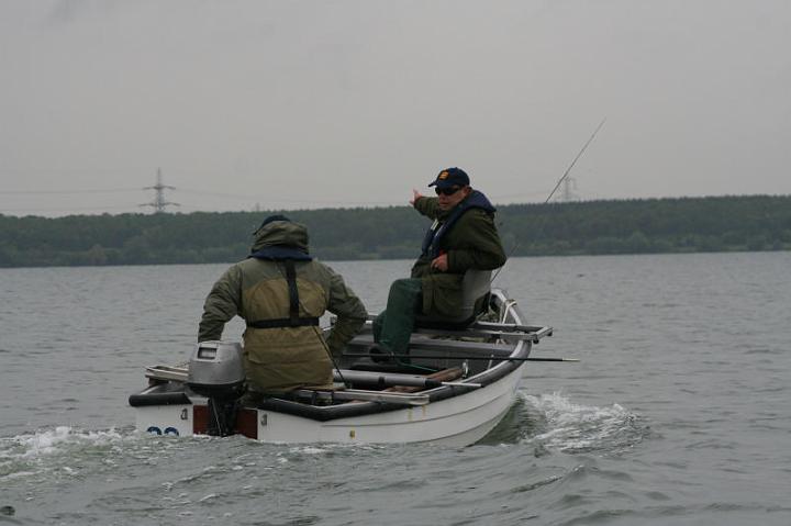 Boat Fishing at Grafham Water by Fishpics (1).jpg